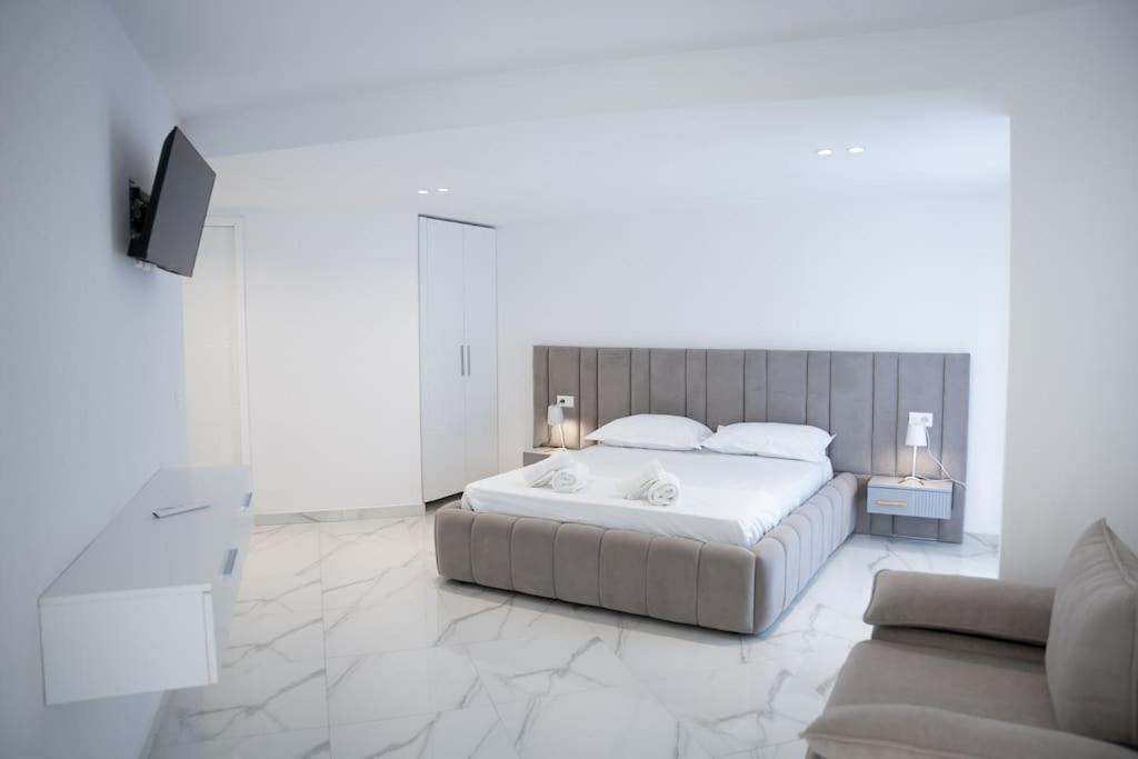 The Charm Duplex * Szkodra